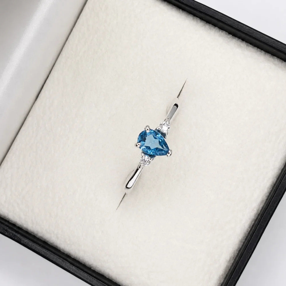 925 Silver Blue Topaz & American Diamond Ring